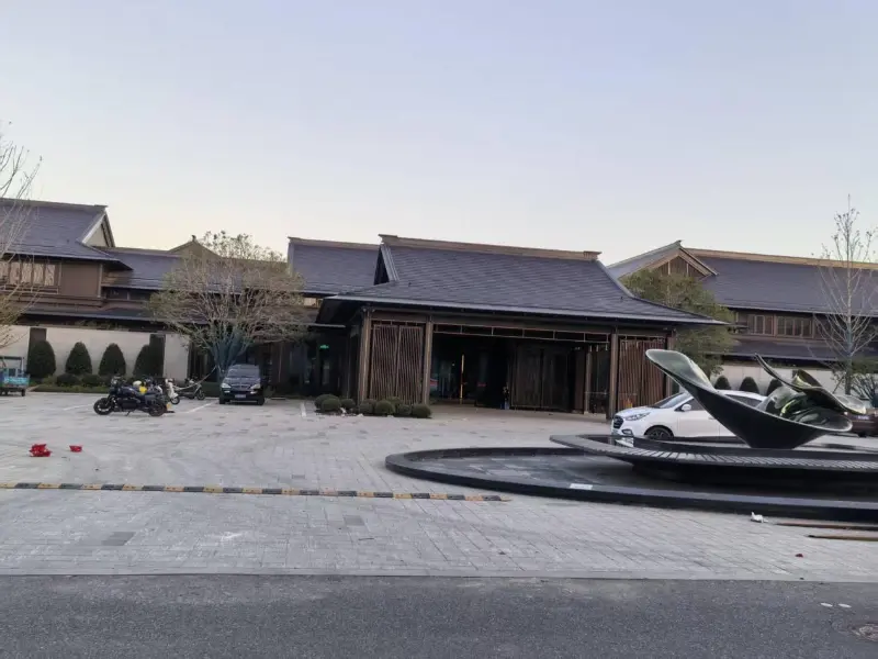 Пројекат базена хотела Блуеваи: Рункуан Каииуан Мингтинг (огранак Лонгву Теа Товн)